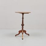 501243 Pedestal table